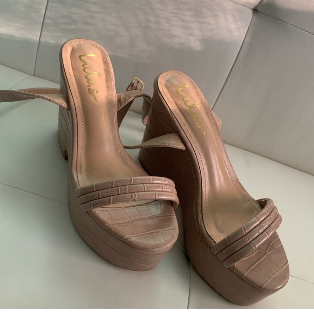 Lulu's Tan Platform Croc Sandals - image 4